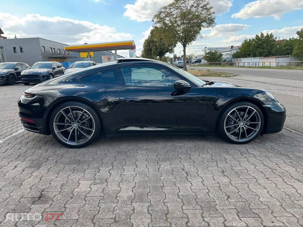 Porsche 911 Carrera
