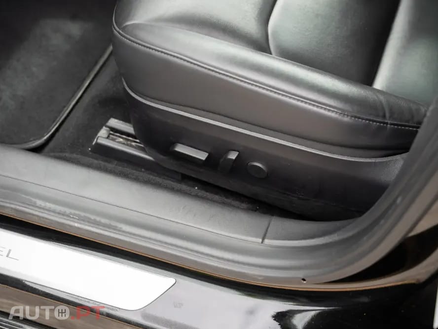 Tesla Model 3 Long-Range Dual Motor AWD — fotografia 12