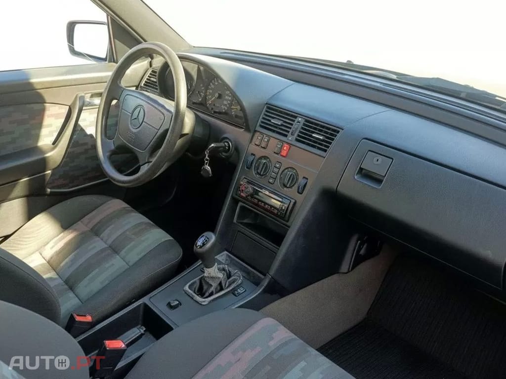 Mercedes-Benz C 180 Elegance