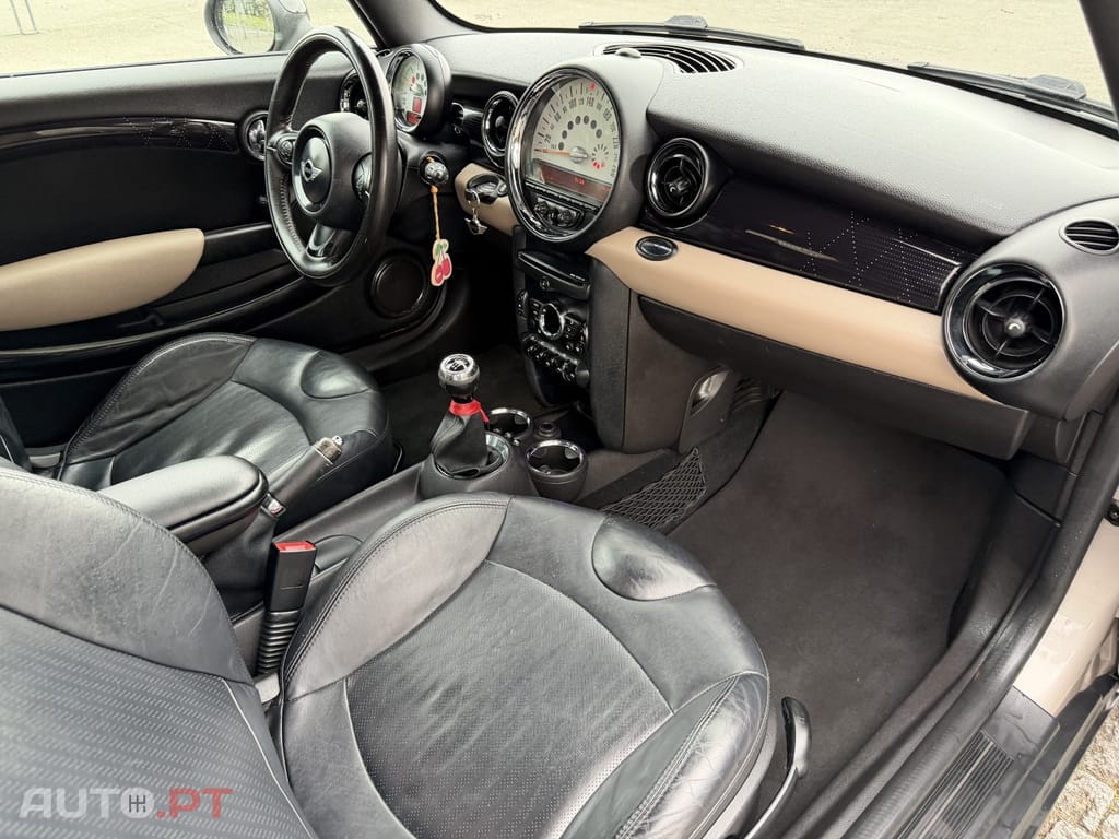 MINI Cooper Cooper D