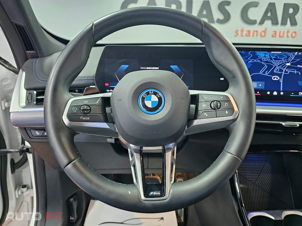 BMW iX1 eDrive20 Edição Desportiva M