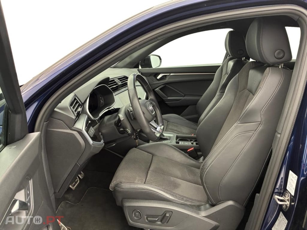 Audi Q3 45 TFSIe S line S tronic