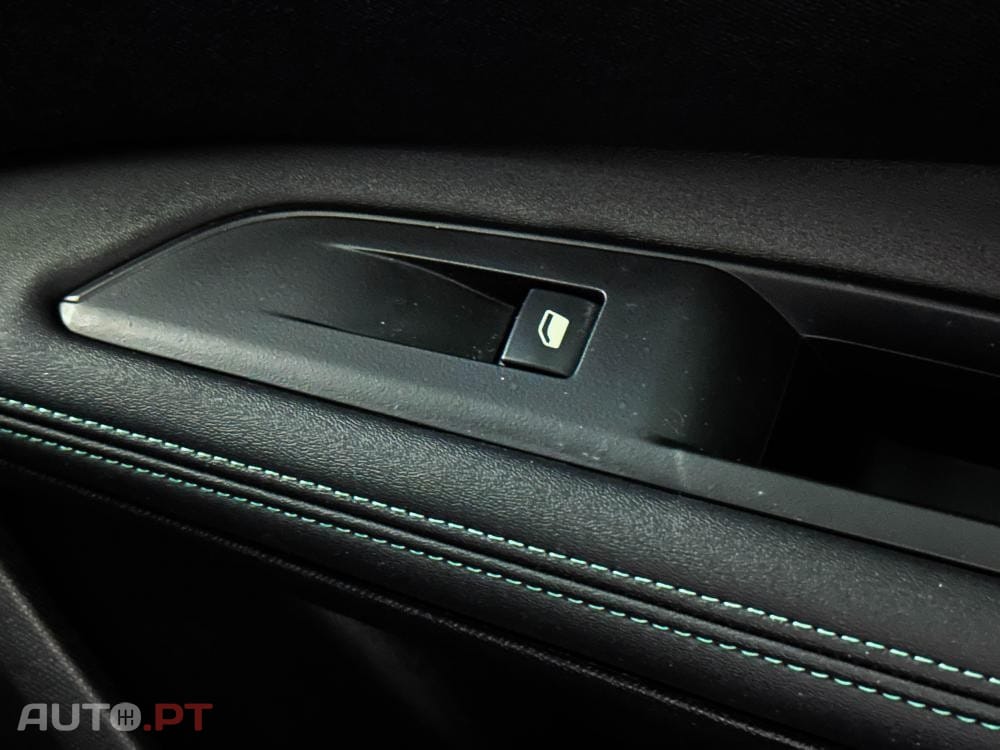 Peugeot 3008 1.2 Hybrid Allure Pack e-DCS6