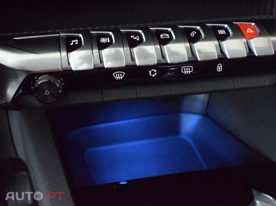 Peugeot 3008 1.5 BlueHDi Active