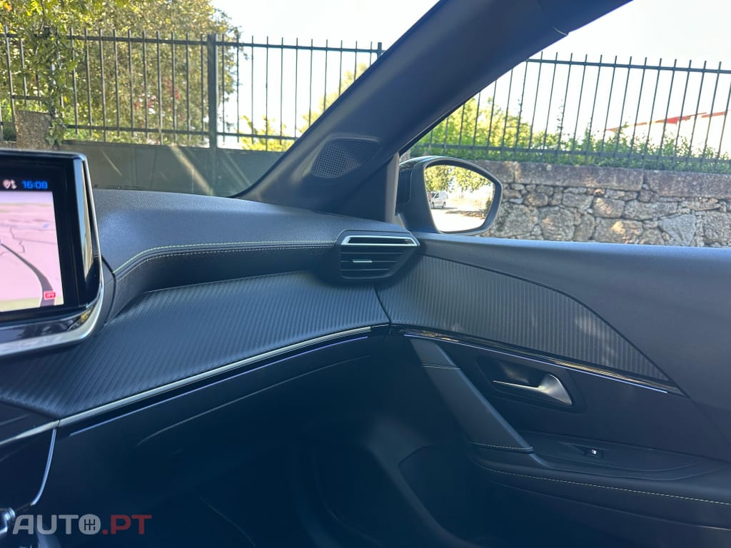 Peugeot E-208 51 kWh GT