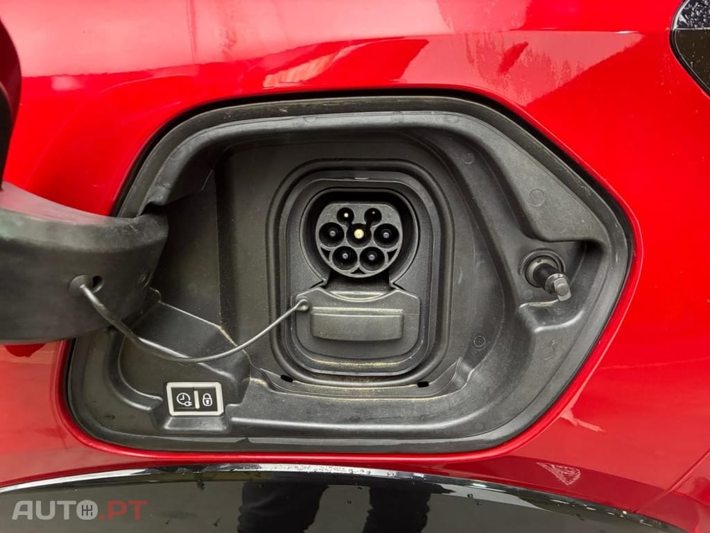 Peugeot E-208 50 kWh GT