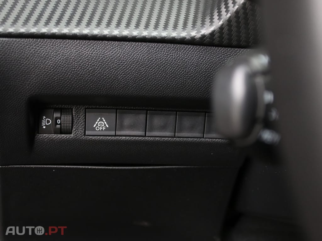 Peugeot E-2008 50 kWh Allure