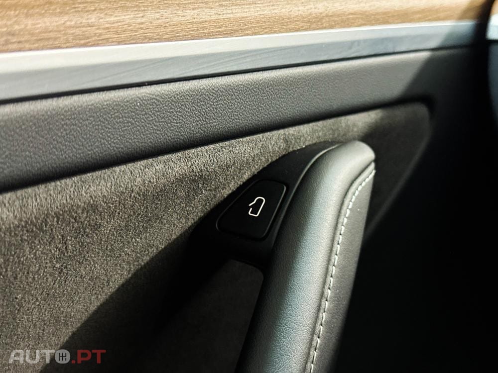 Tesla Model Y Long Range Dual Motor AWD