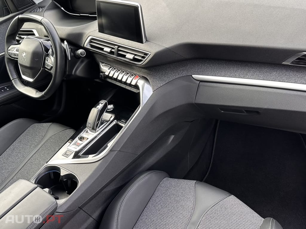 Peugeot 3008 1.2 PureTech Allure EAT8