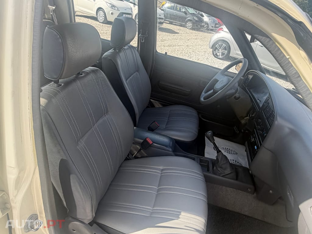 Toyota Hilux 2.4D 5LUG Dir. Assistida