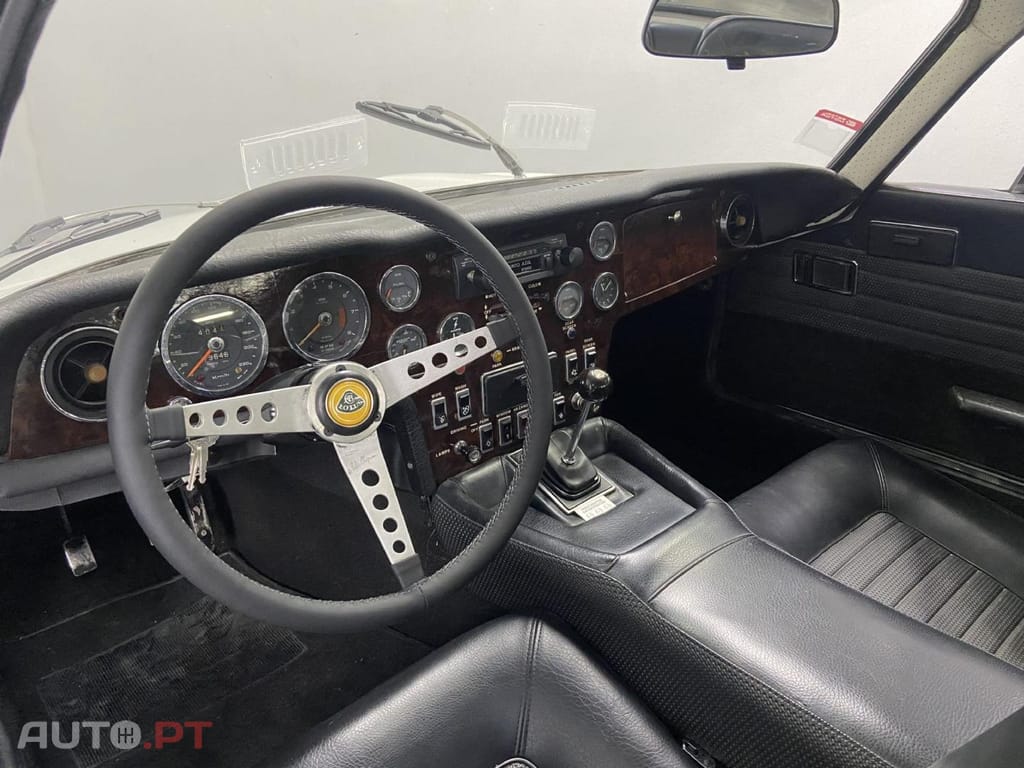 Lotus 2-Eleven Elan