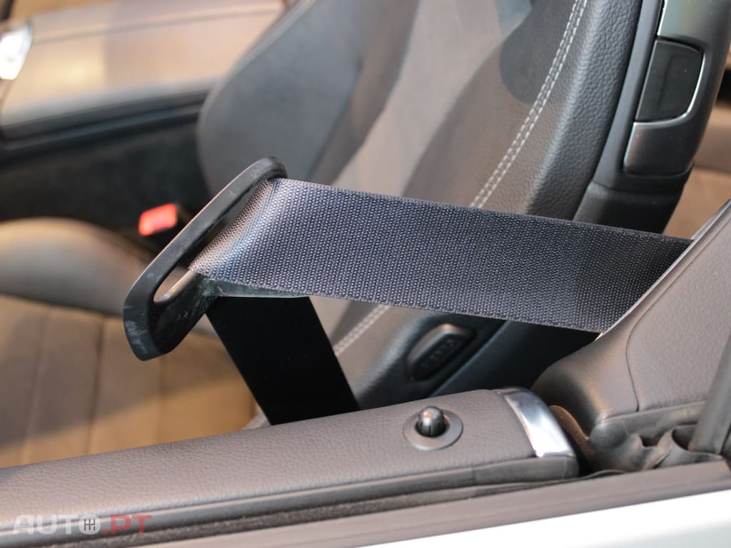 Mercedes-Benz E 220 AMG LINE