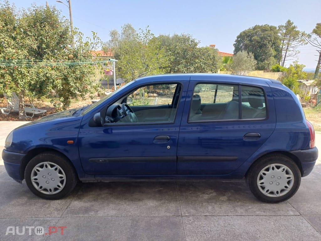 Renault Clio RT