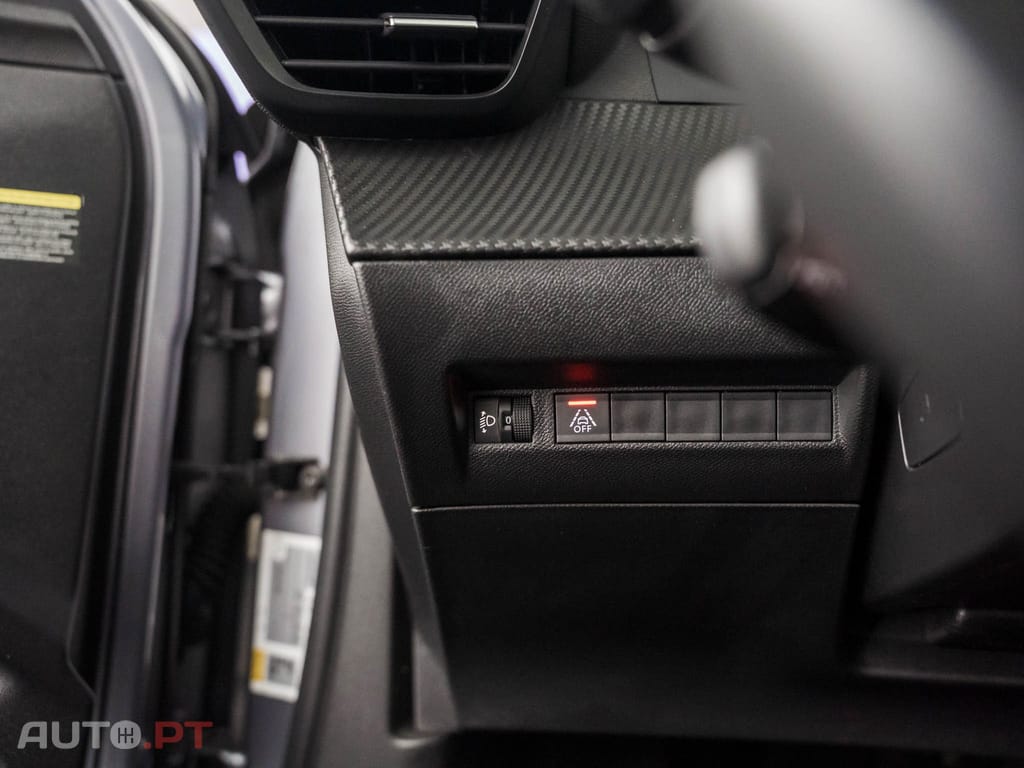 Peugeot E-2008 50 kWh Active Pack