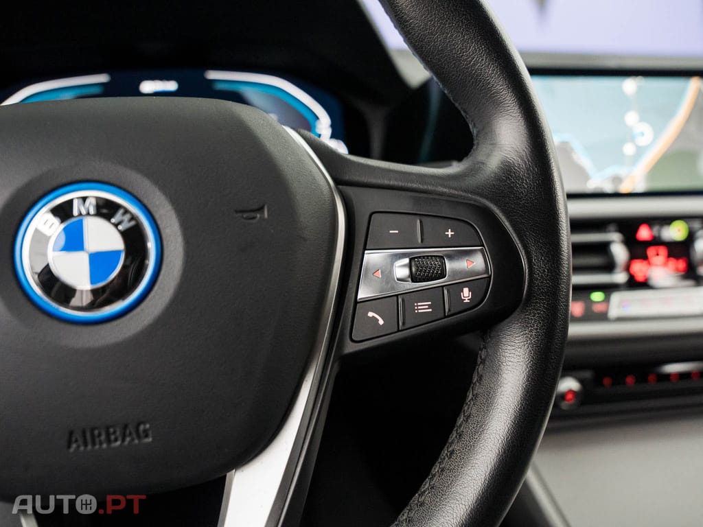 BMW 330 e Touring Line Sport Auto