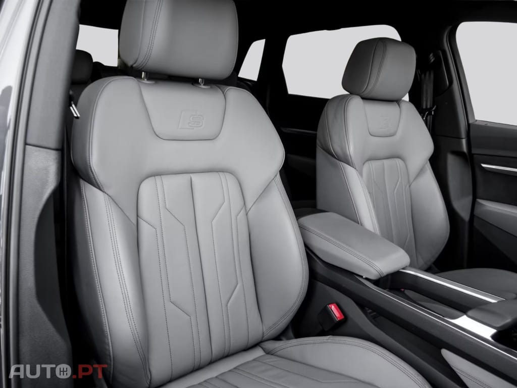 Audi Q8 E-Tron I.V.A DEDUTIVEL  55 quattro S LINE 