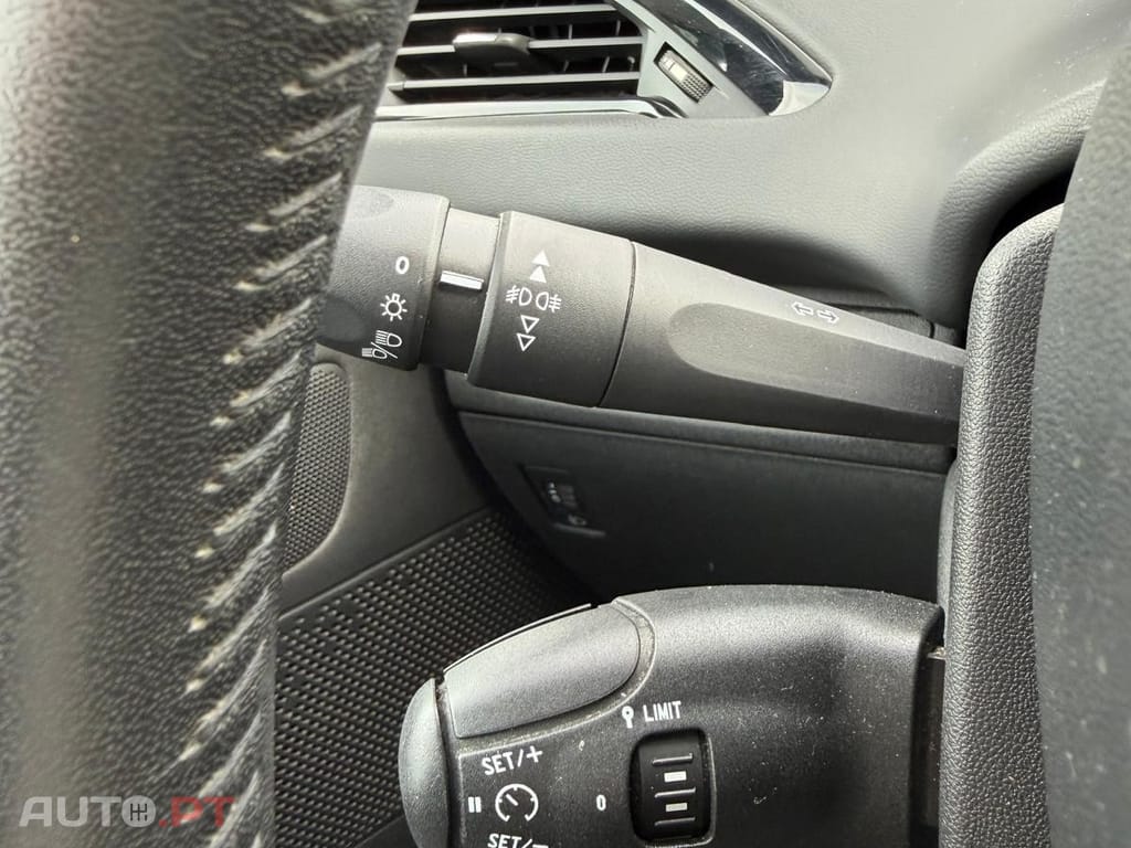 Peugeot 208 1.6 BlueHDi Style