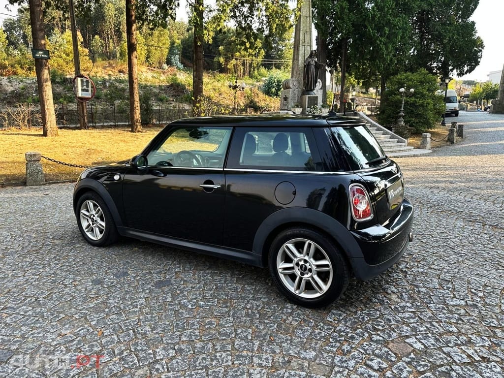 MINI Cooper Cooper D