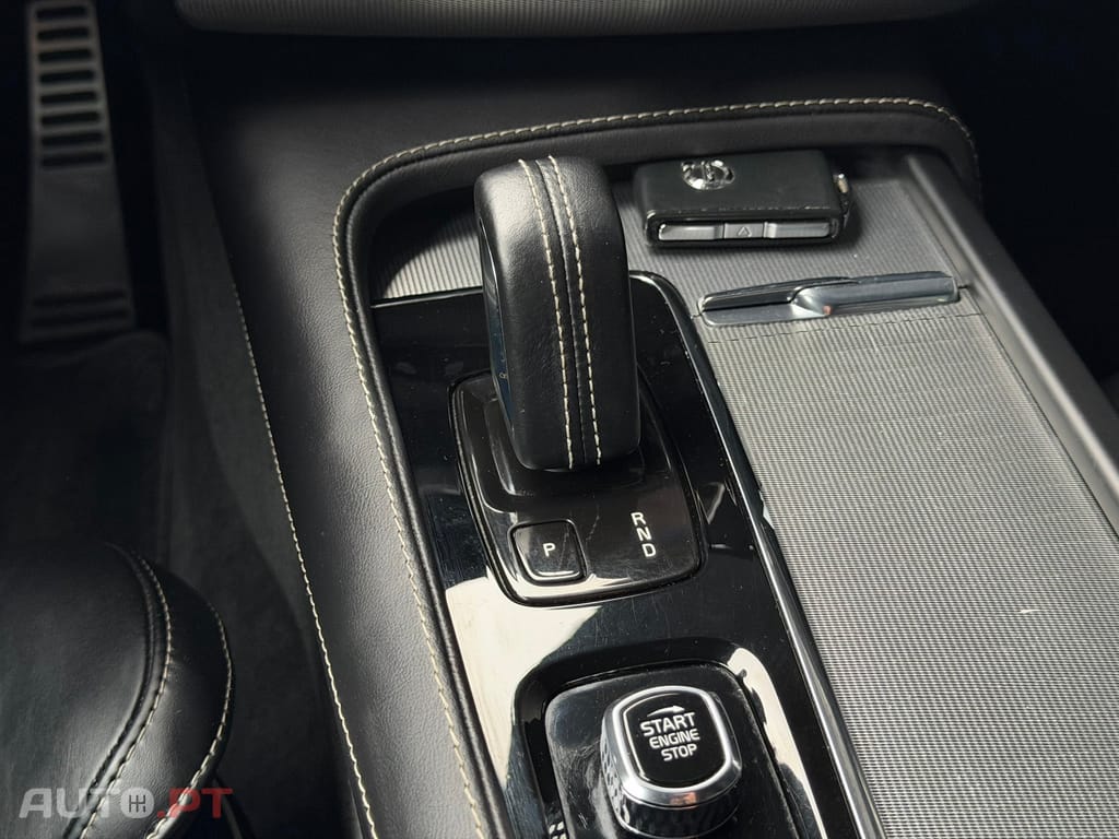 Volvo XC90 2.0 T8 PHEV R-Design AWD