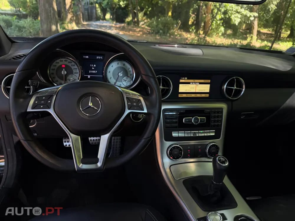 Mercedes-Benz SLK 200 Outro