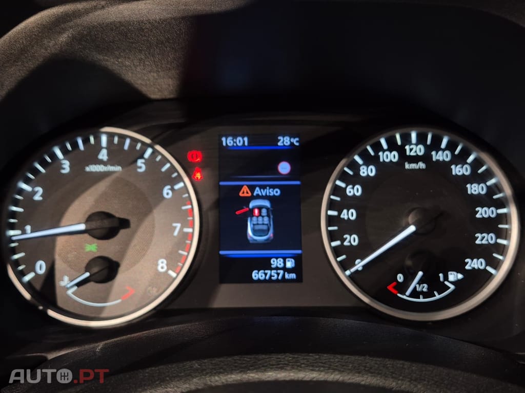 Nissan Juke 1.0 DIG-T CONNECTA — fotografia 10