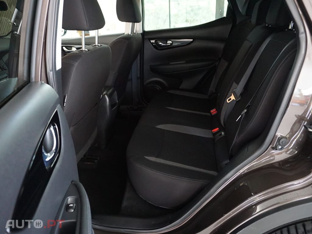 Nissan Qashqai 1.5 dCi N-Connecta J18