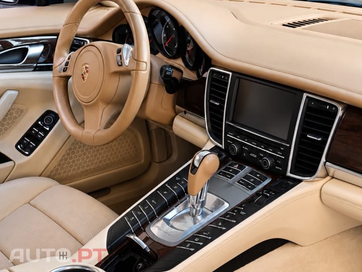 Porsche Panamera Turbo PDK
