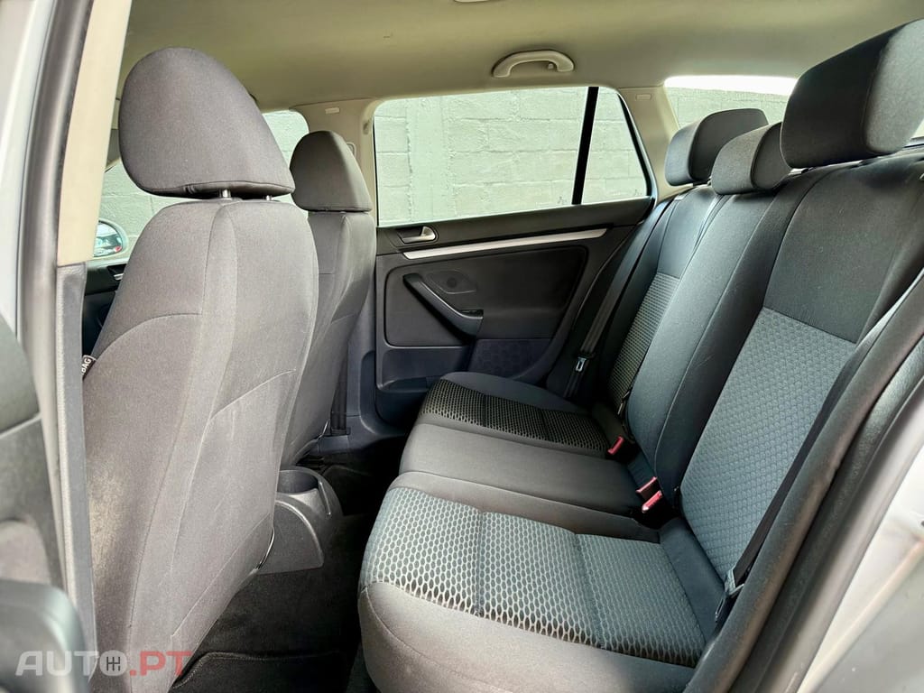 Volkswagen Golf 1.6 TDi Confortline