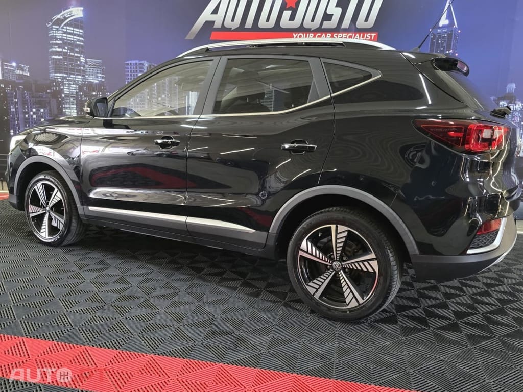 MG ZS EV 44.5 kWh Luxury