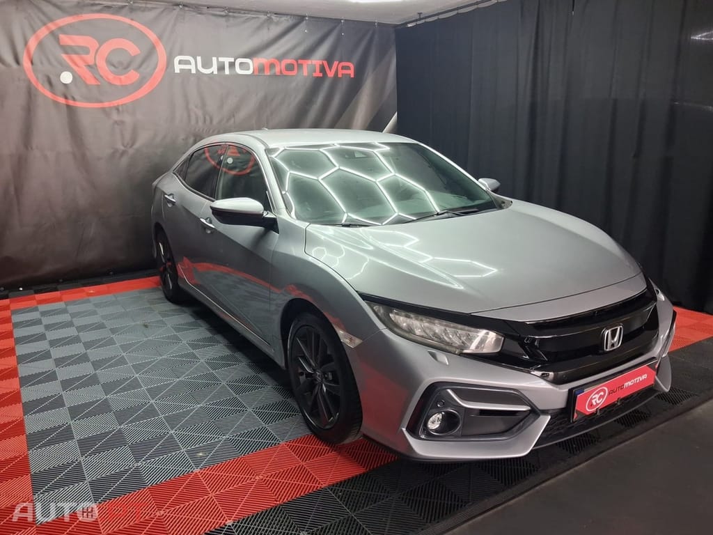 Honda Civic 1.0 i-VTEC Elegance CVT