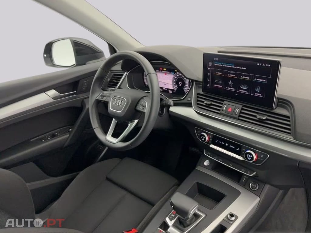 Audi Q5 55 TFSI e S tronic S line I.V.A DEDUTÍVEL