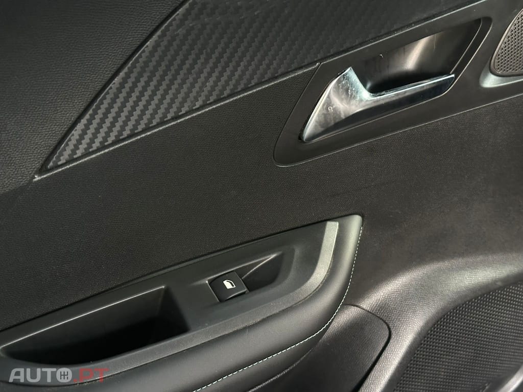 Peugeot 2008 1.5 BlueHDi Allure