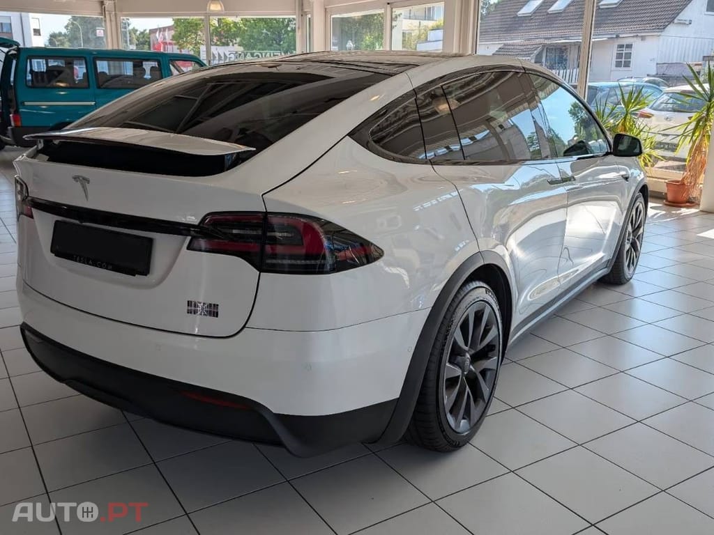 Tesla Model X Plaid AWD