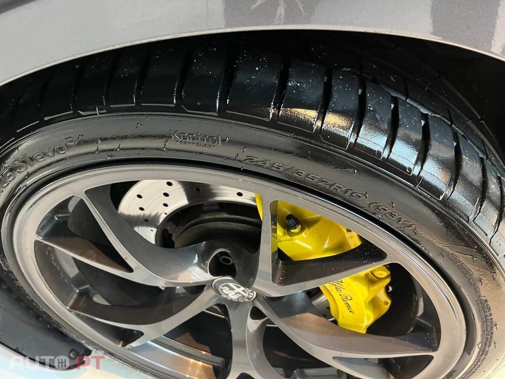 Alfa Romeo Giulia Quadrifoglio bi-turbo 510cv