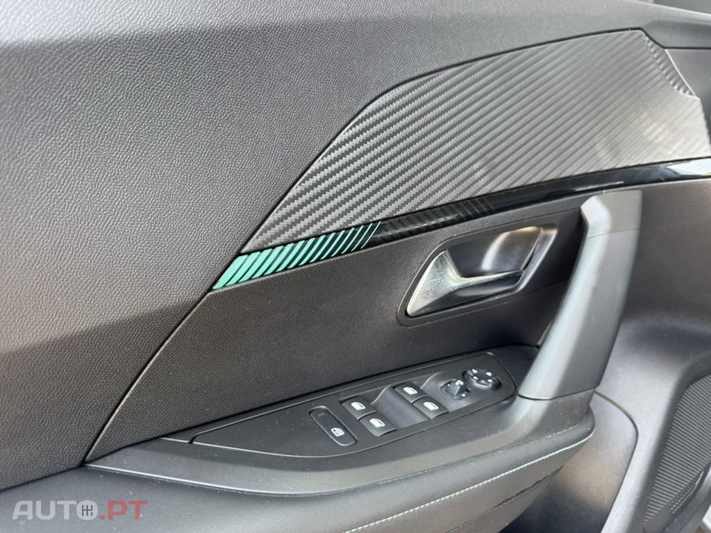 Peugeot 2008 1.5 BlueHDi Allure Pack