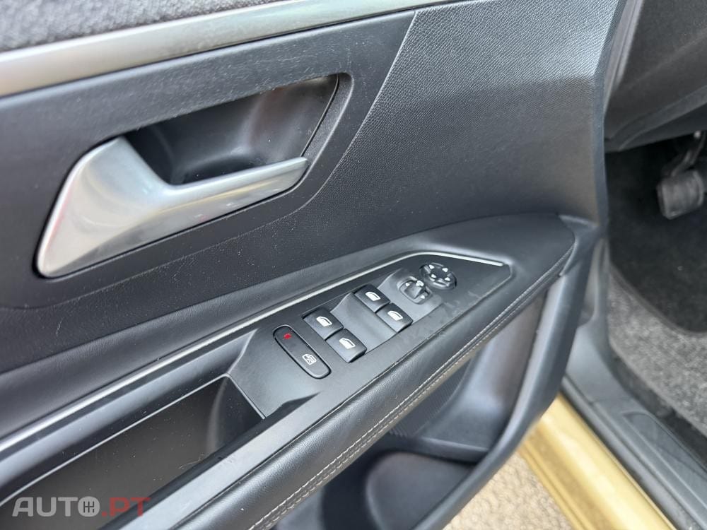 Peugeot 3008 1.6 BlueHDi Allure Grip Control EAT6