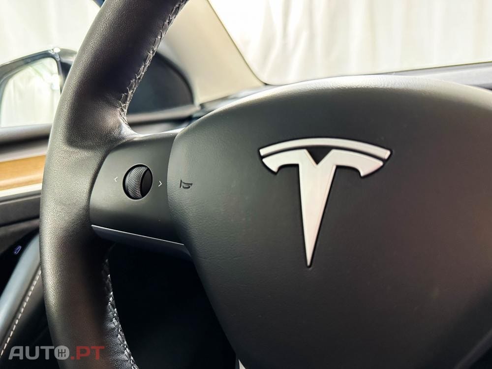 Tesla Model Y Long Range Dual Motor AWD