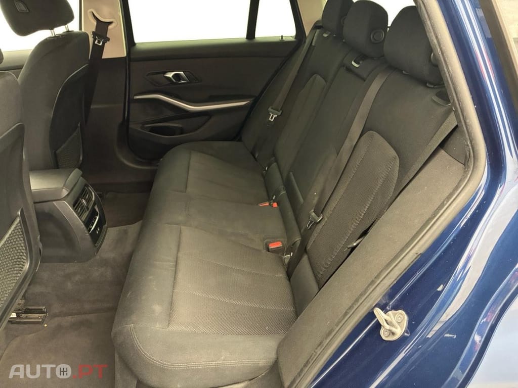 BMW 320 d Touring xDrive Business Design