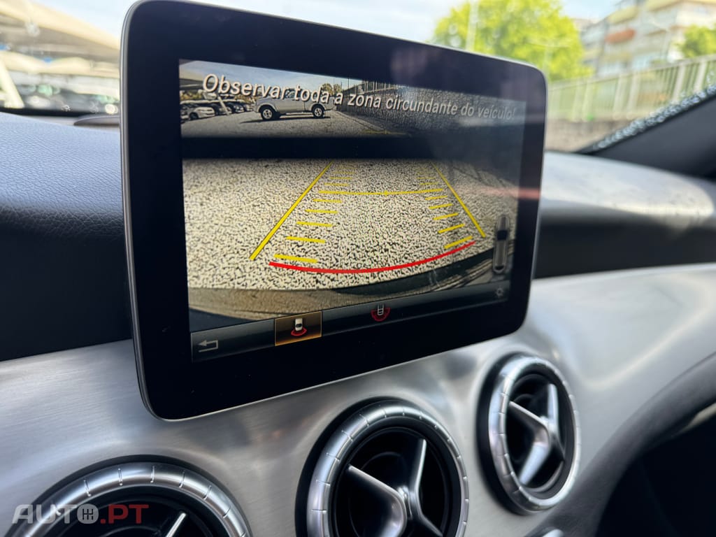 Mercedes-Benz CLA 220 d Shooting Brake AMG Line Aut.