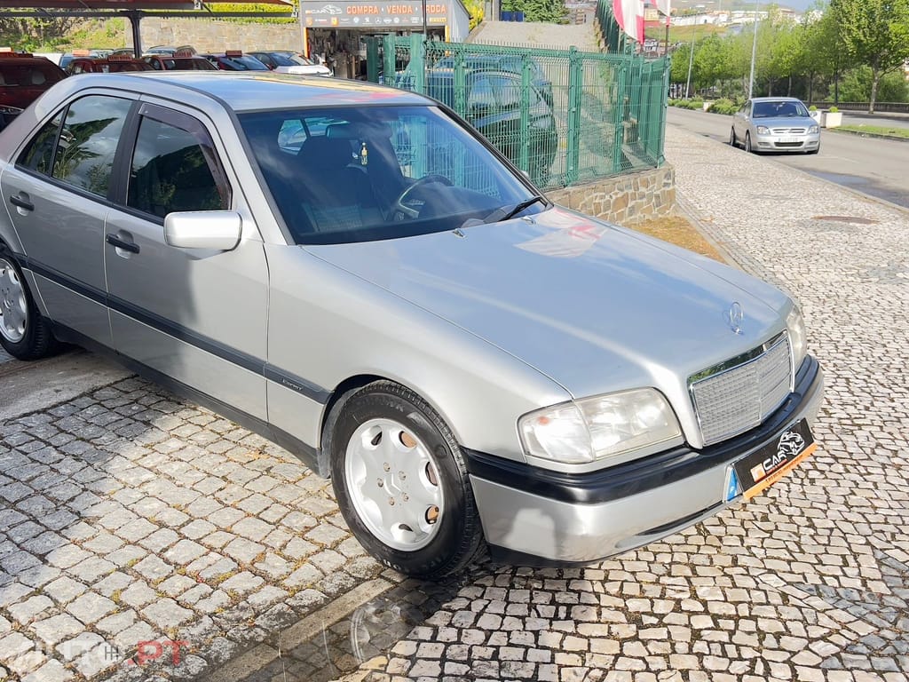 Mercedes-Benz C 220 W202