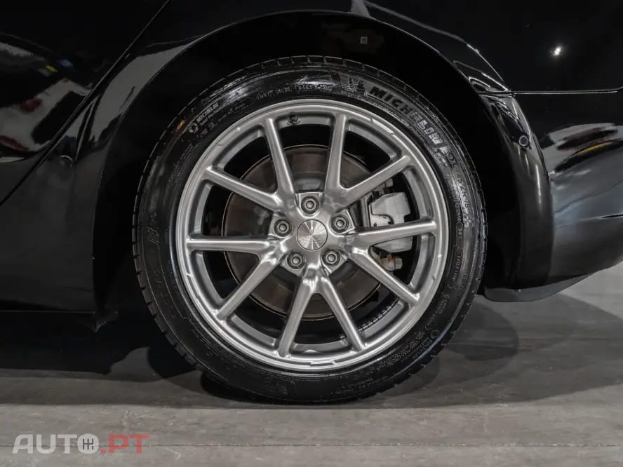 Tesla Model 3 Long-Range Dual Motor AWD