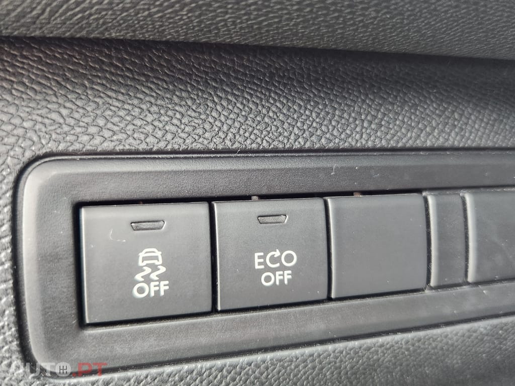 Peugeot 308 1.6 e-HDi Allure J17