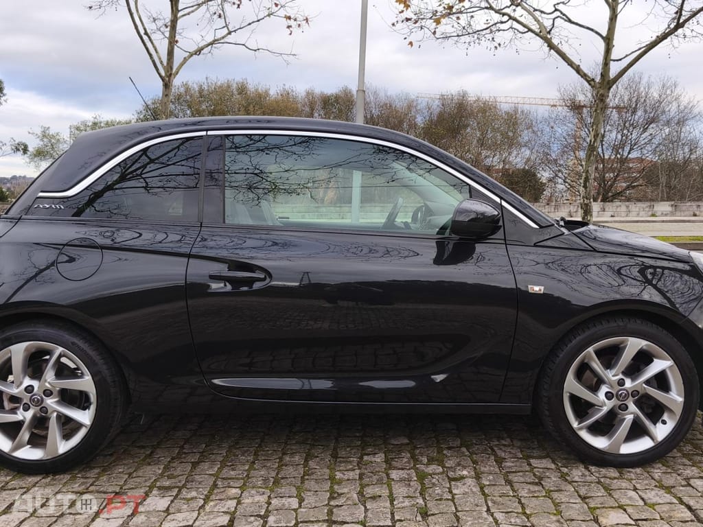 Opel Adam 1.0 T Black Jack