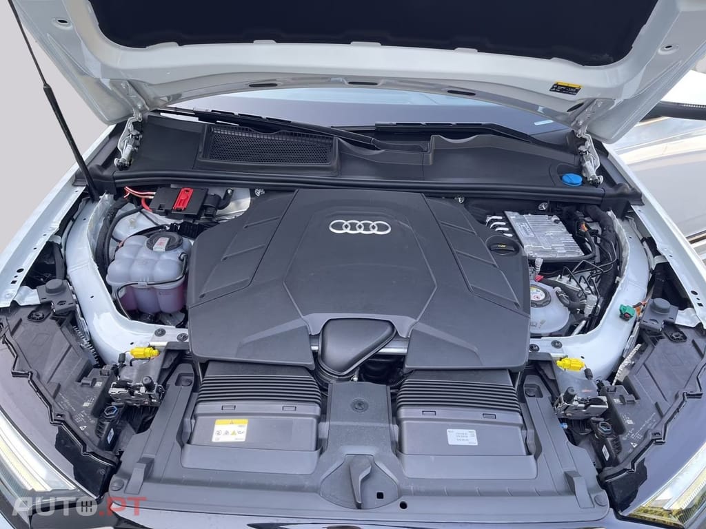 Audi Q7 55 TFSIe quattro S-LINE 