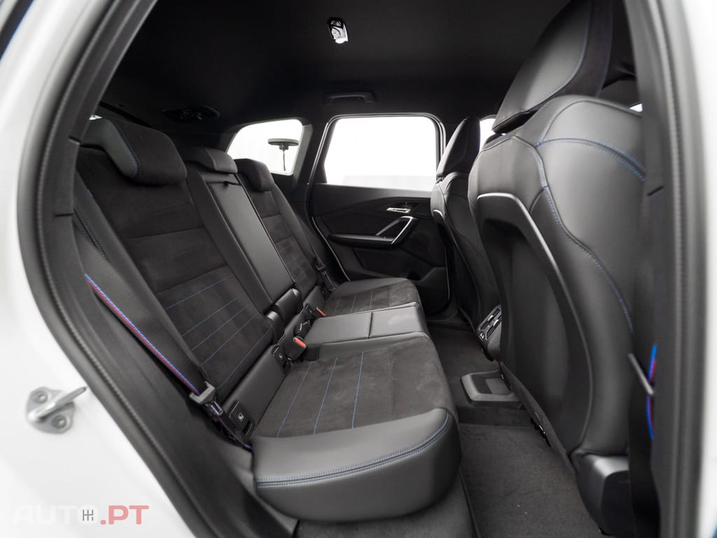 BMW iX1 eDrive20 Pack Desportivo M Pro