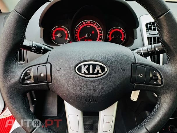 Kia Ceed S Coupé 1.4 CVVT EX ISG — fotografia 13