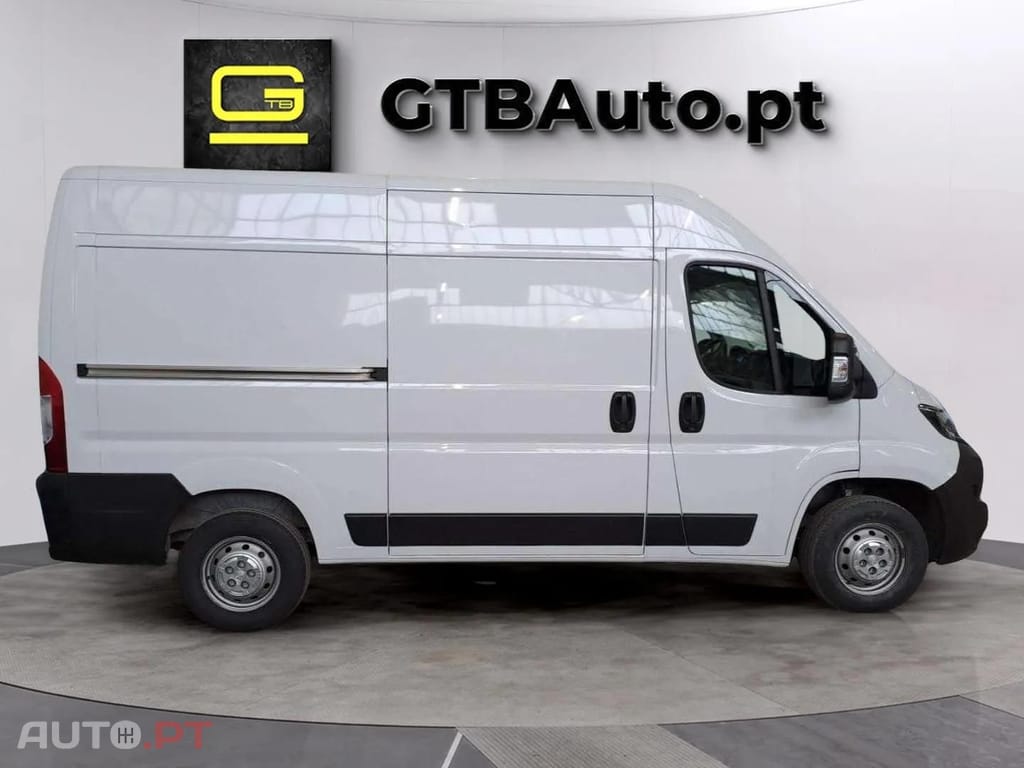Peugeot Boxer 2.2 BlueHDi 165 S&S 