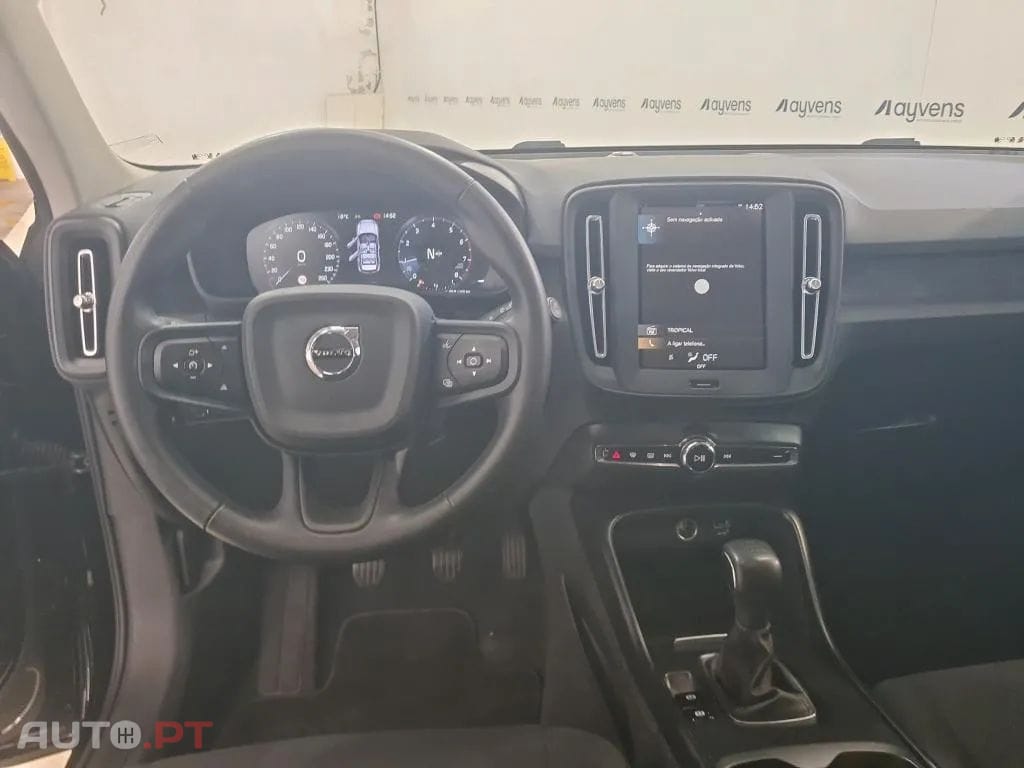 Volvo XC40 1.5 T2 Momentum Core