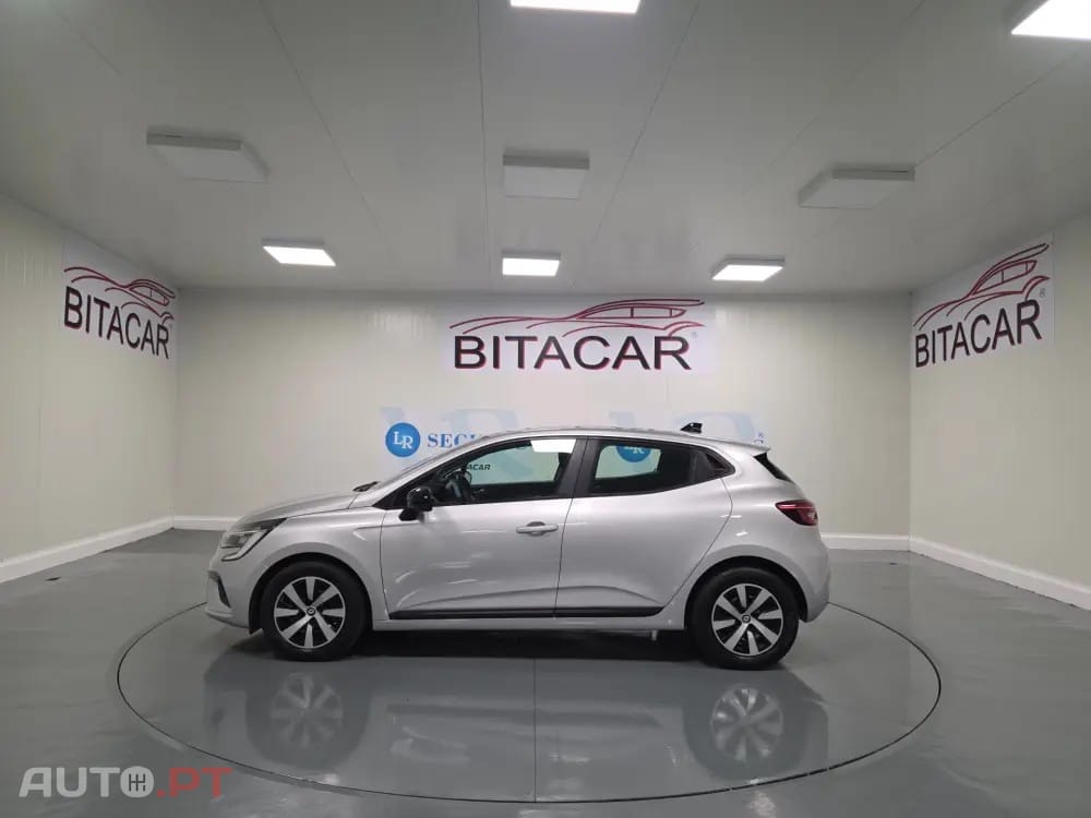 Renault Clio 1.0 TCe Evolution — fotografia 17