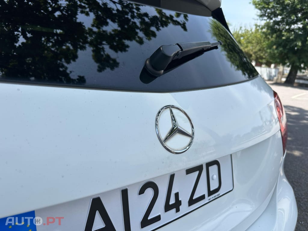 Mercedes-Benz A 180 d AMG Line